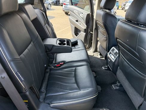 Used 2019 INFINITI QX60 Luxe w/ Essential Package image 16