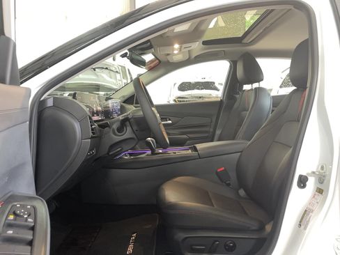 Used 2026 Nissan Sentra SR w/ SR Premium Package FWD image 6