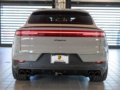 New 2025 Porsche Cayenne Coupe image 8