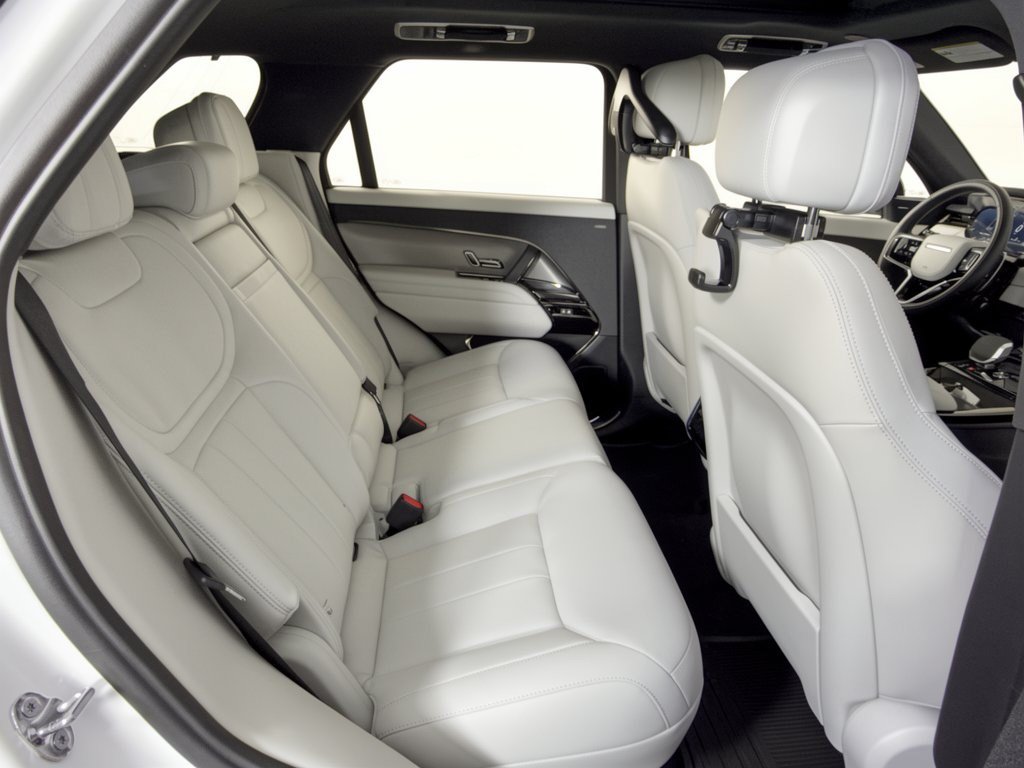 New 2027 Land Rover Range Rover Sport SE AWD/4WD image 29