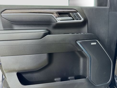 Used 2024 Chevrolet Silverado 2500 LTZ w/ LTZ Premium Package image 18