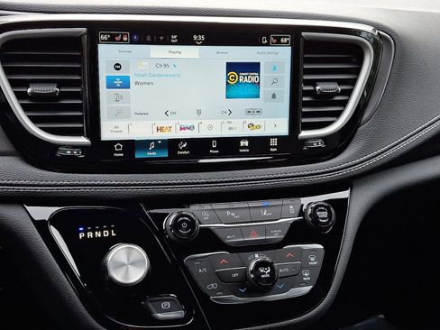 New 2026 Chrysler Pacifica Select image 11