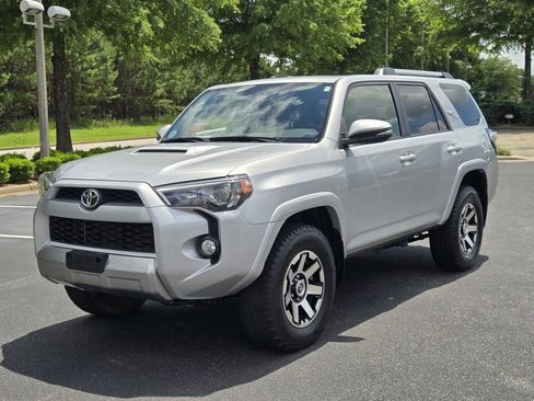 Used 2018 Toyota 4Runner TRD Off-Road Premium AWD/4WD image 3