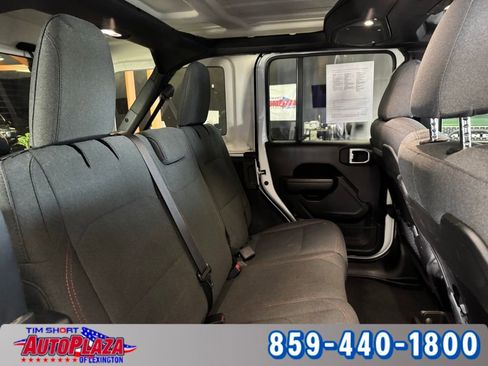 Used 2024 Jeep Wrangler Unlimited Rubicon image 39