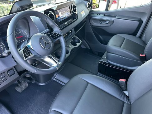 New 2026 Mercedes-Benz Sprinter 2500 image 10