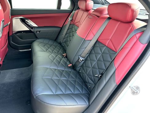 Certified 2025 BMW 740i image 19