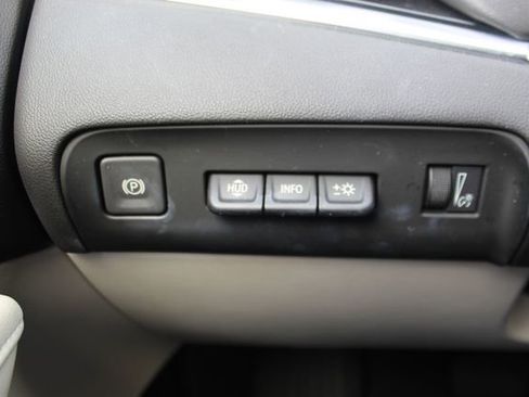 Used 2022 Buick Enclave Avenir w/ Avenir Technology Package image 13