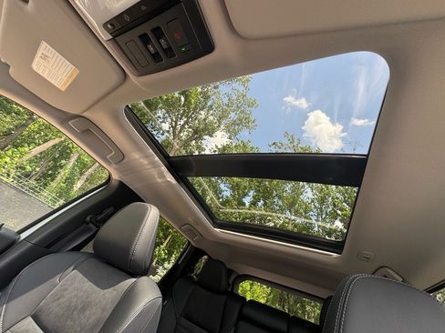 New 2025 Mitsubishi Outlander SE image 37