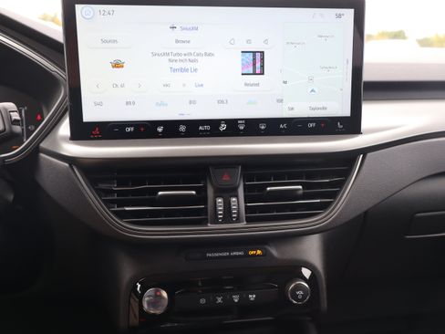 New 2025 Ford Escape SE image 17