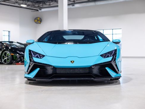 Used 2024 Lamborghini Huracan Tecnica RWD image 2