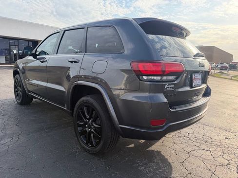 Used 2019 Jeep Grand Cherokee Altitude AWD/4WD image 13