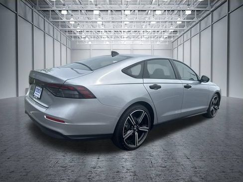 Used 2026 Honda Accord SE image 7