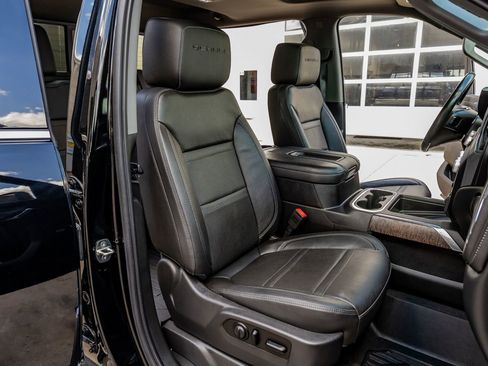 Used 2020 GMC Sierra 3500 Denali w/ Denali Ultimate Package image 31