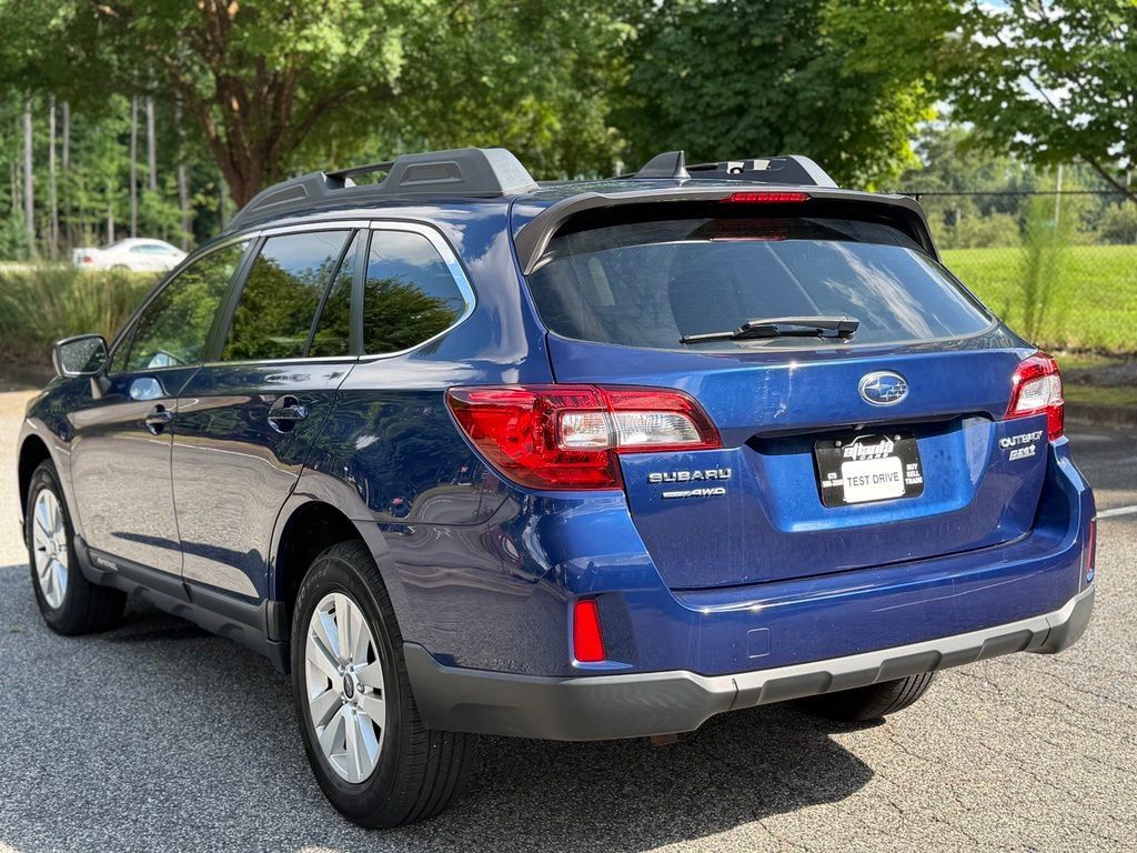 Used 2017 Subaru Outback 2.5i Premium AWD/4WD image 3
