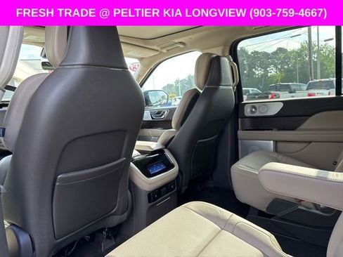 Used 2023 Lincoln Navigator Reserve image 14