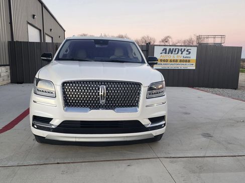 Used 2019 Lincoln Navigator Reserve image 2