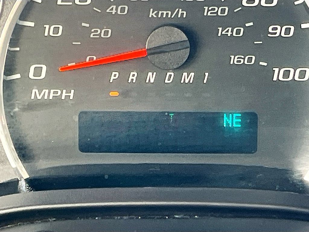 Used 2025 Chevrolet Express 2500 w/ Driver Convenience Package RWD image 12