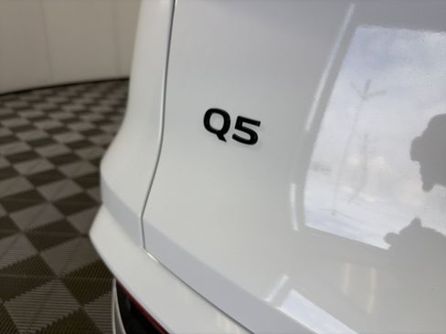 Used 2025 Audi Q5 Premium Plus w/ Premium Plus AWD/4WD image 15