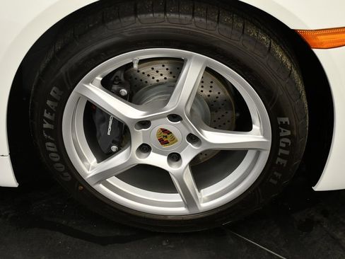 Certified 2024 Porsche 718 Boxster RWD image 18