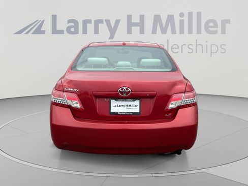 Used 2010 Toyota Camry FWD image 4
