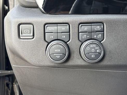 Used 2022 Chevrolet Silverado 1500 LT Trail Boss w/ LT Trail Boss Premium Package image 18