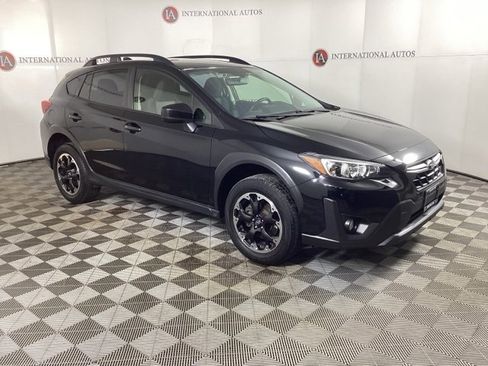 Used 2023 Subaru Crosstrek 2.0i Premium image 3