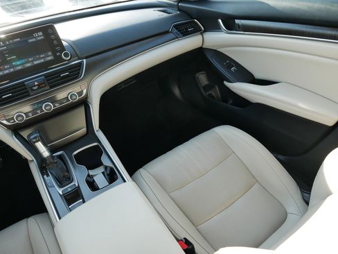 Used 2019 Honda Accord EX-L image 11