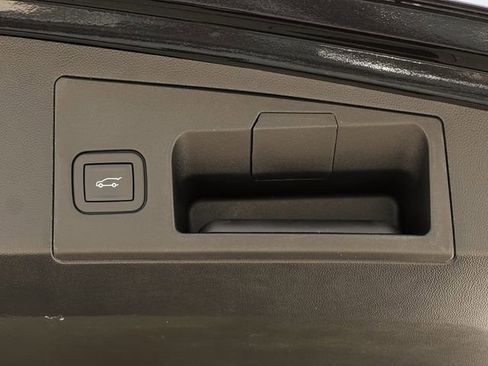 New 2026 Cadillac XT5 Luxury image 26