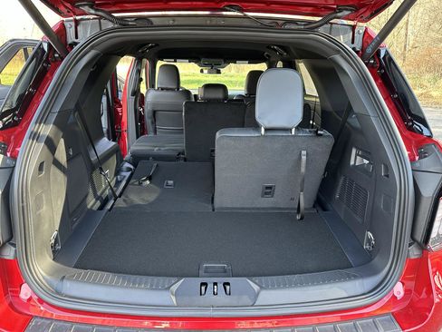 New 2026 Ford Explorer ST-Line w/ ST-Line Street Pack image 39