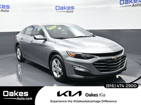 Used 2024 Chevrolet Malibu LT image 1