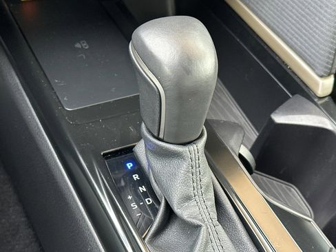 Used 2025 Toyota Camry SE image 21