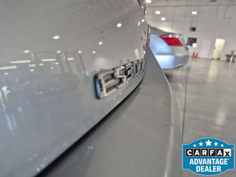 Used 2022 Lexus ES 300h F Sport FWD image 37
