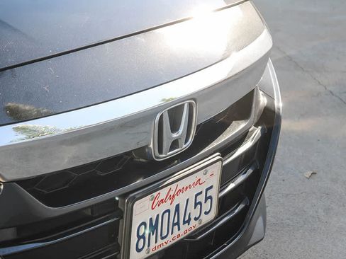 Used 2019 Honda Accord Touring image 11