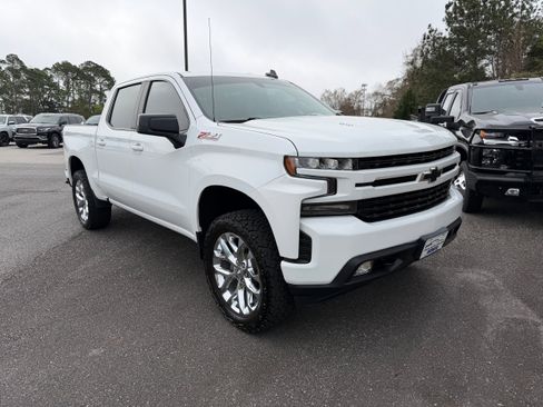 Used 2021 Chevrolet Silverado 1500 RST image 3