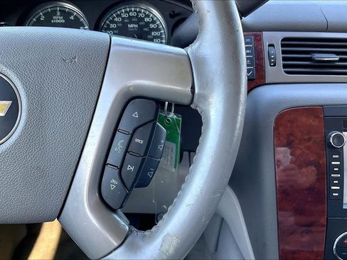 Used 2013 Chevrolet Suburban LT w/ Luxury Package image 25