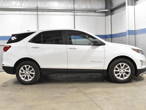 Used 2020 Chevrolet Equinox LS w/ LS Convenience Package FWD image 27