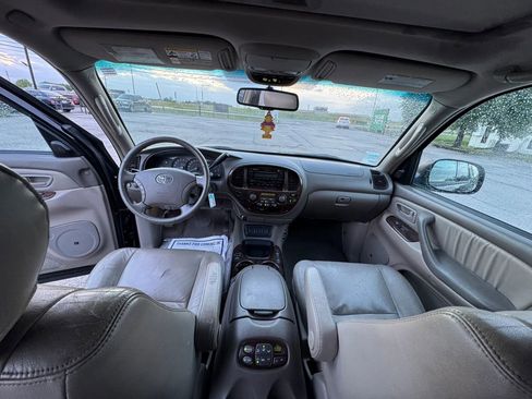 Used 2007 Toyota Sequoia Limited RWD image 16
