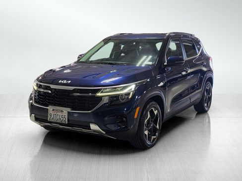 Used 2024 Kia Seltos EX FWD image 3
