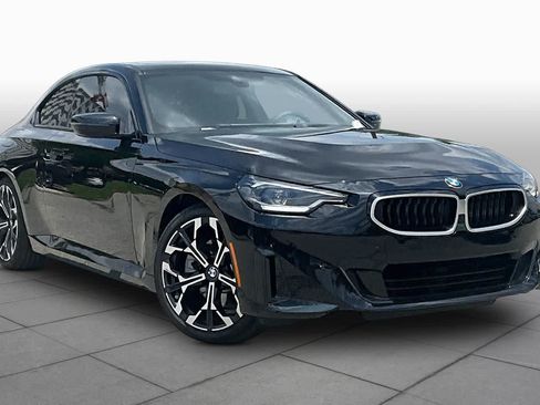 Used 2025 BMW 230i Coupe w/ Convenience Package RWD image 2