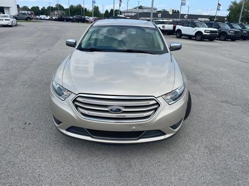 Used 2018 Ford Taurus Limited w/ Driver Assist Package FWD image 3