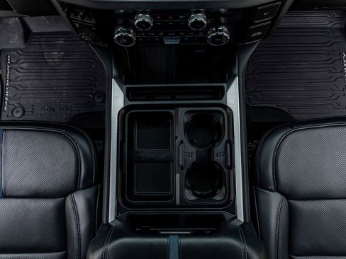 Used 2025 Ford F250 Platinum w/ Tremor Off-Road Package image 29