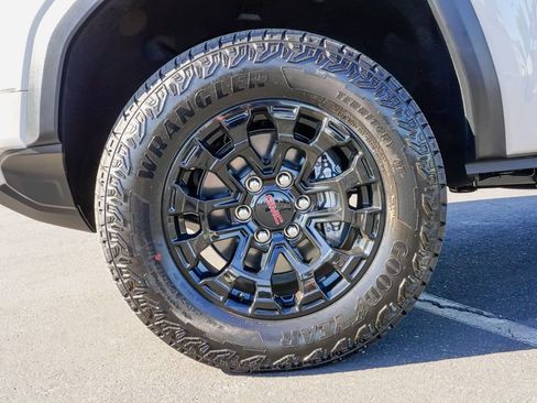 New 2026 GMC Canyon Elevation w/ Convenience Package RWD image 7