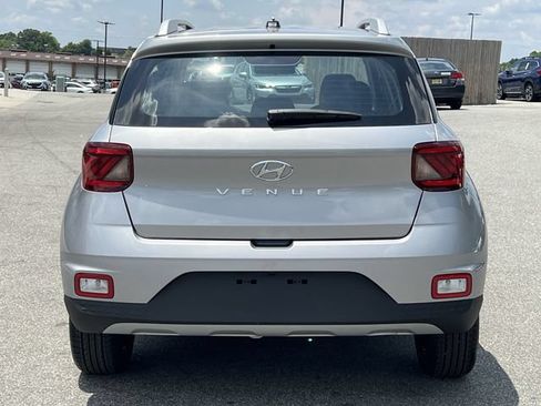 New 2026 Hyundai Venue SEL FWD image 12