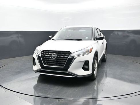 Used 2021 Nissan Kicks S FWD image 4