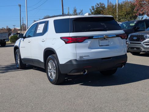 Used 2024 Chevrolet Traverse LT image 6
