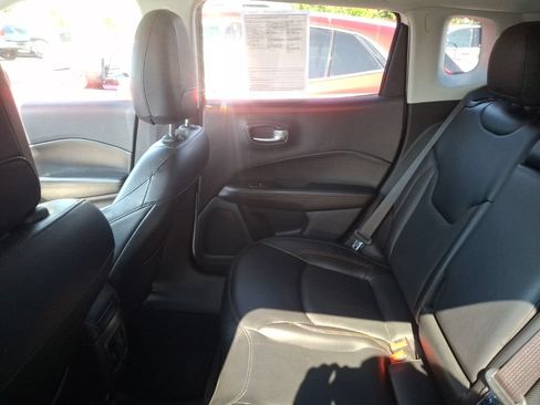 Used 2021 Jeep Compass Limited AWD/4WD image 9