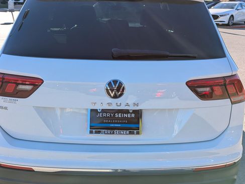 Used 2022 Volkswagen Tiguan SE image 13