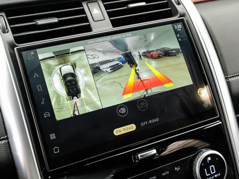 Used 2023 Land Rover Discovery S R-Dynamic image 27