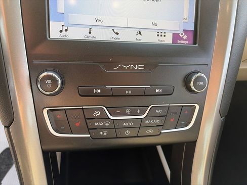 Used 2019 Ford Fusion SEL FWD image 24