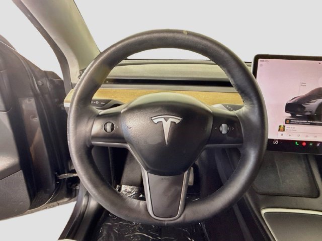 Used 2022 Tesla Model Y Long Range AWD/4WD image 12